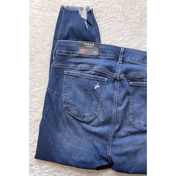NWT Torrid Bombshell Skinny Premium Stretch High-Rise Destructed Jean, Size 22R - Picture 15 of 16
